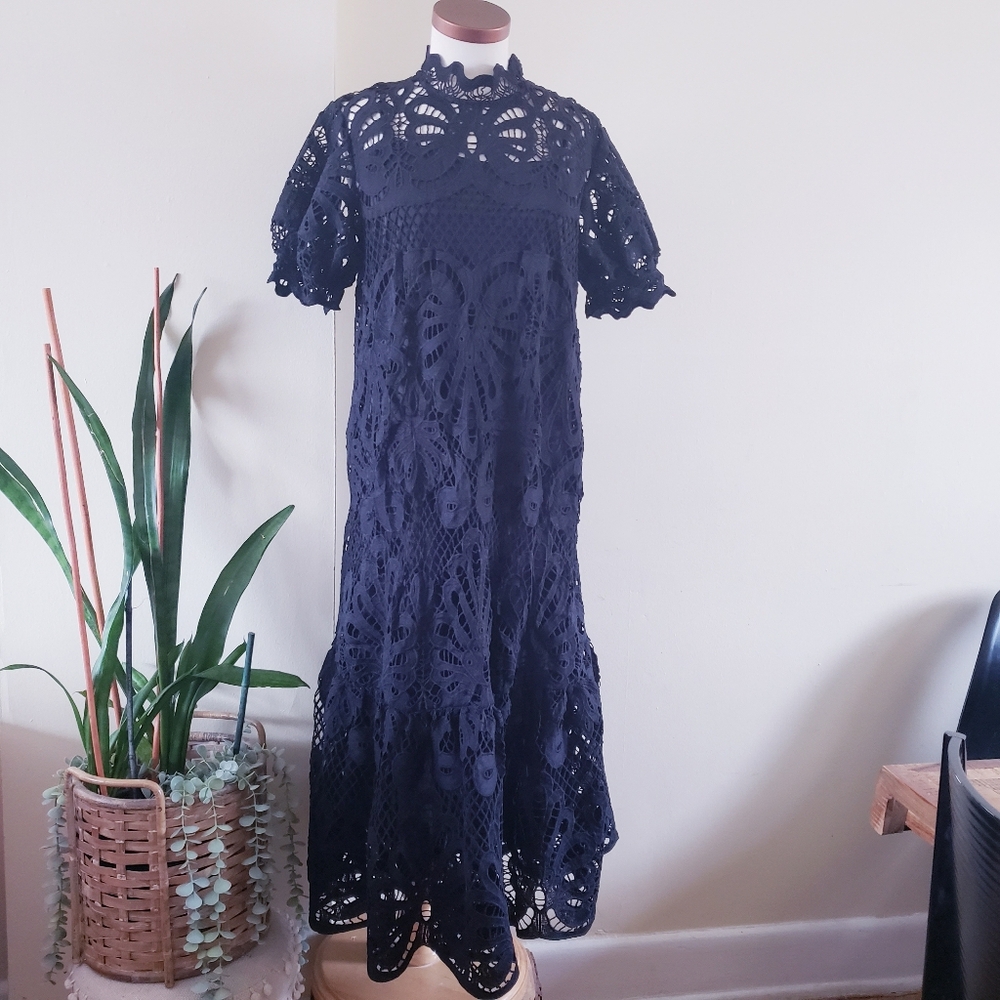 SOLITAIRE BNWT Midi Keyhole Knit Crochet Dress W/Balloon Sleeve - Black M